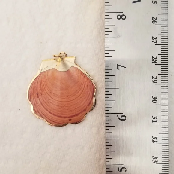 Vintage gold dipped shell pendant - Picture 3 of 3